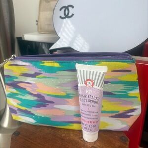 Clinique Cosmetics Bag + Bump Eraser Body Scrub NWOT Low Start